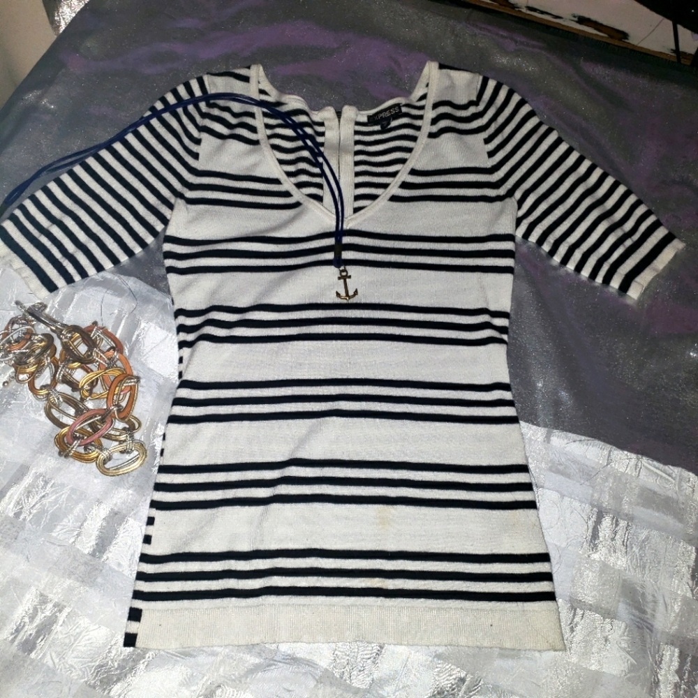EUC 3/4 SLEEVE STRIPED SCOOP NECK SWEATER XS